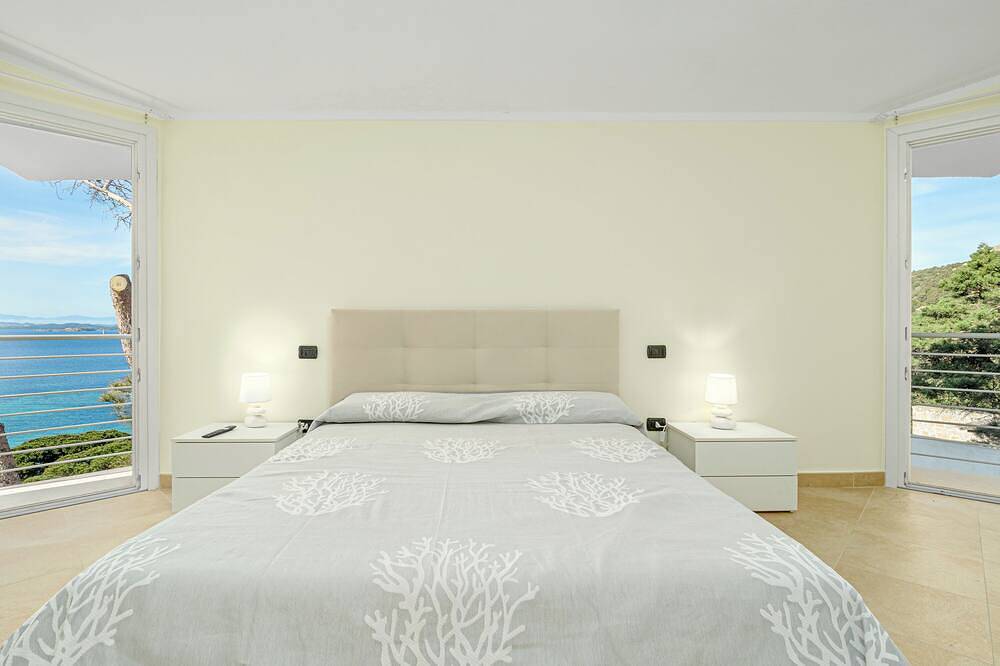 Eagle's nest Villa - Sea View Relax in this oasis of elegance. in Baja Sardinia, Arzachena