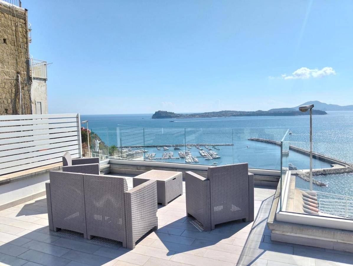 Appartamento intero, Two-Bedroom Apartment in Monte di Procida, Napoli e dintorni