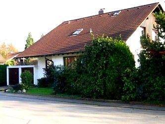 Ferienwohnung für 3 Personen, mit Balkon und Garten sowie Seeblick in Bermatingen