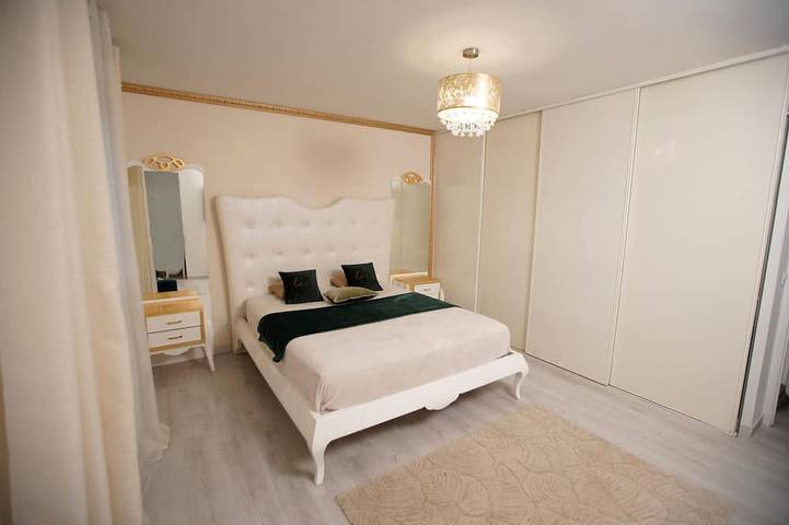 Location de vacances pour 8 personnes, avec jacuzzi dans Aéroport d'Orly - 3