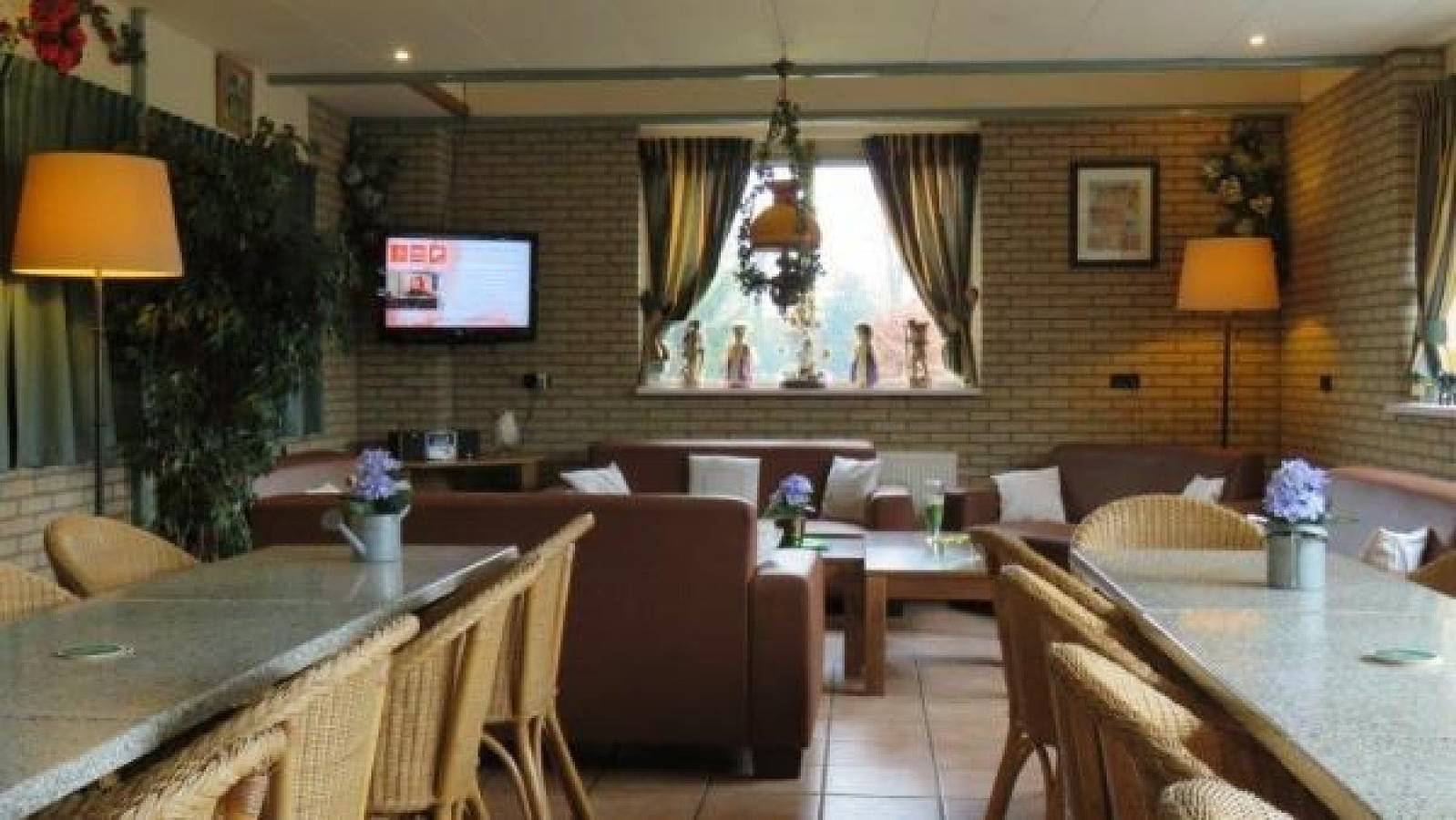 Gemütliche 11-22 Personen Ferienhaus mit viel Privatsphäre in Wateren, Regio Zwolle