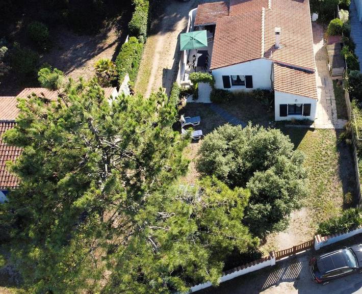 Location de vacances pour 6 personnes, avec vue et jardin dans Vert Bois