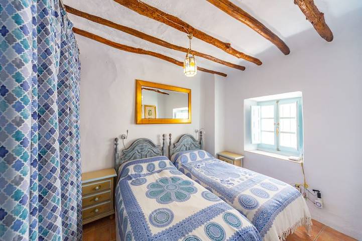 Traditional Spanish casa in the heart of town. in Órgiva, Alpujarras