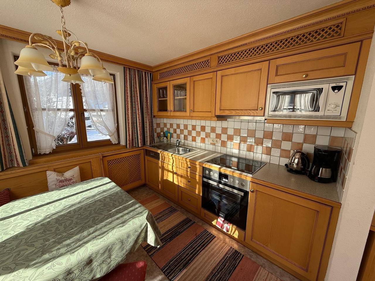 Hel ferielejlighed, App. 2 Pers.: Wohn-Schlafraum/Dusche, Wc in Flirsch, Arlberg