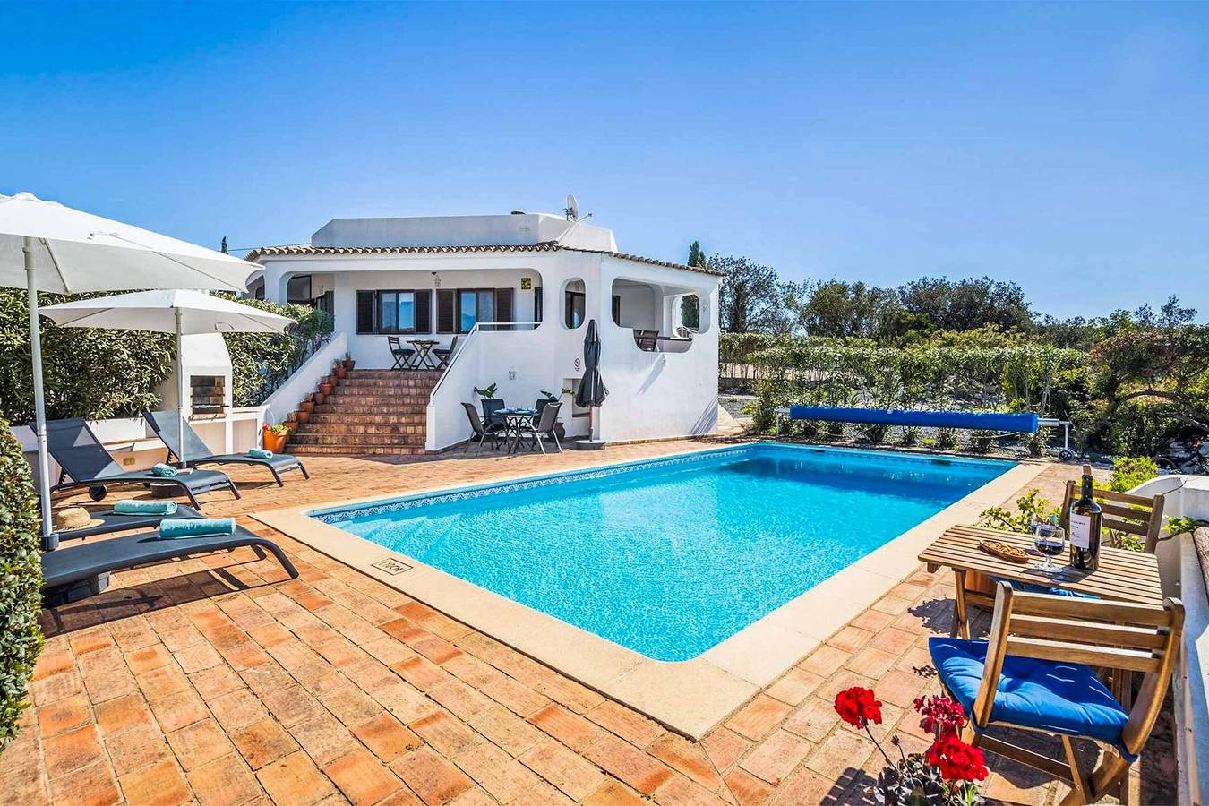 Villa für 4 Personen mit Terrasse in Santa Bárbara de Nexe, Faro Distrikt