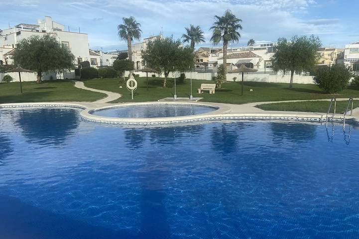 Villa pour 6 personnes, avec jardin et jacuzzi ainsi que balcon et piscine, animaux acceptés - 1