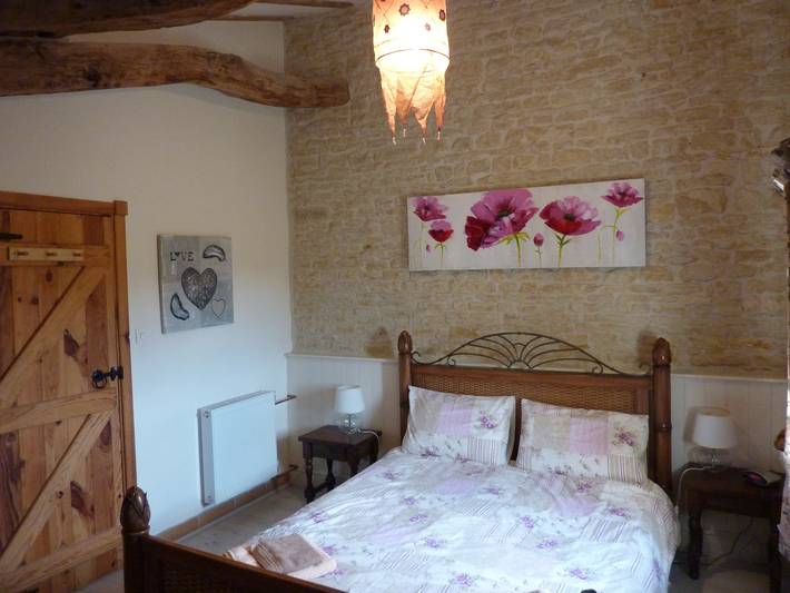 Gîte pour 4 personnes, avec piscine et jacuzzi