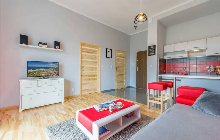 Ganze Ferienwohnung, Ferienwohnung für 4 Personen mit Garten in Darłówko, Darłowo