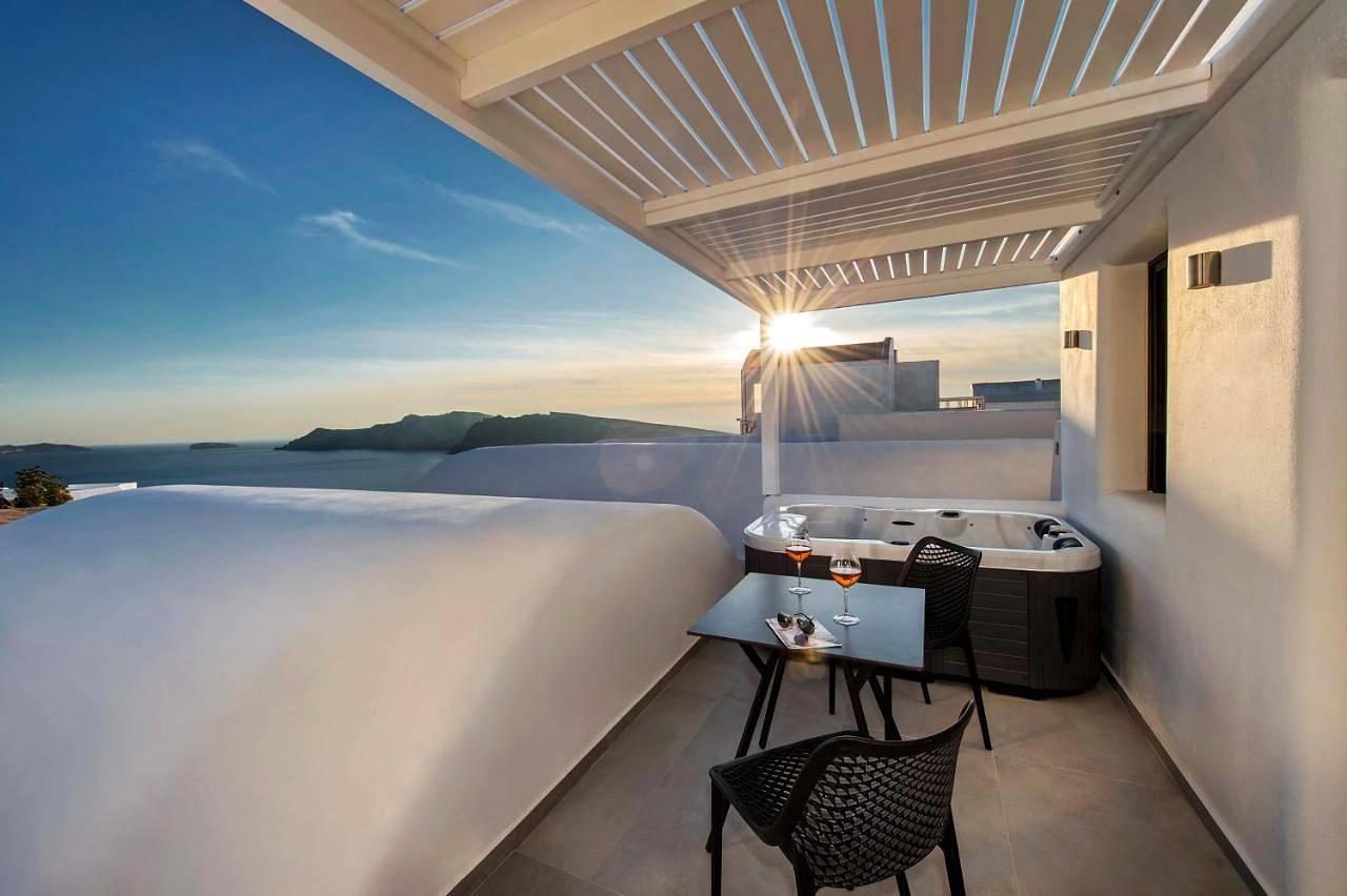 Appartement entier, One-Bedroom Apartment outdoor Tub in Oia, Santorin