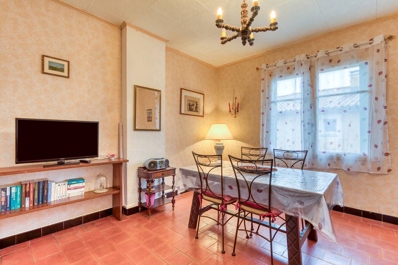 Holiday Home 'Coustouline' with Private Terrace and Private Garden in Lodève region