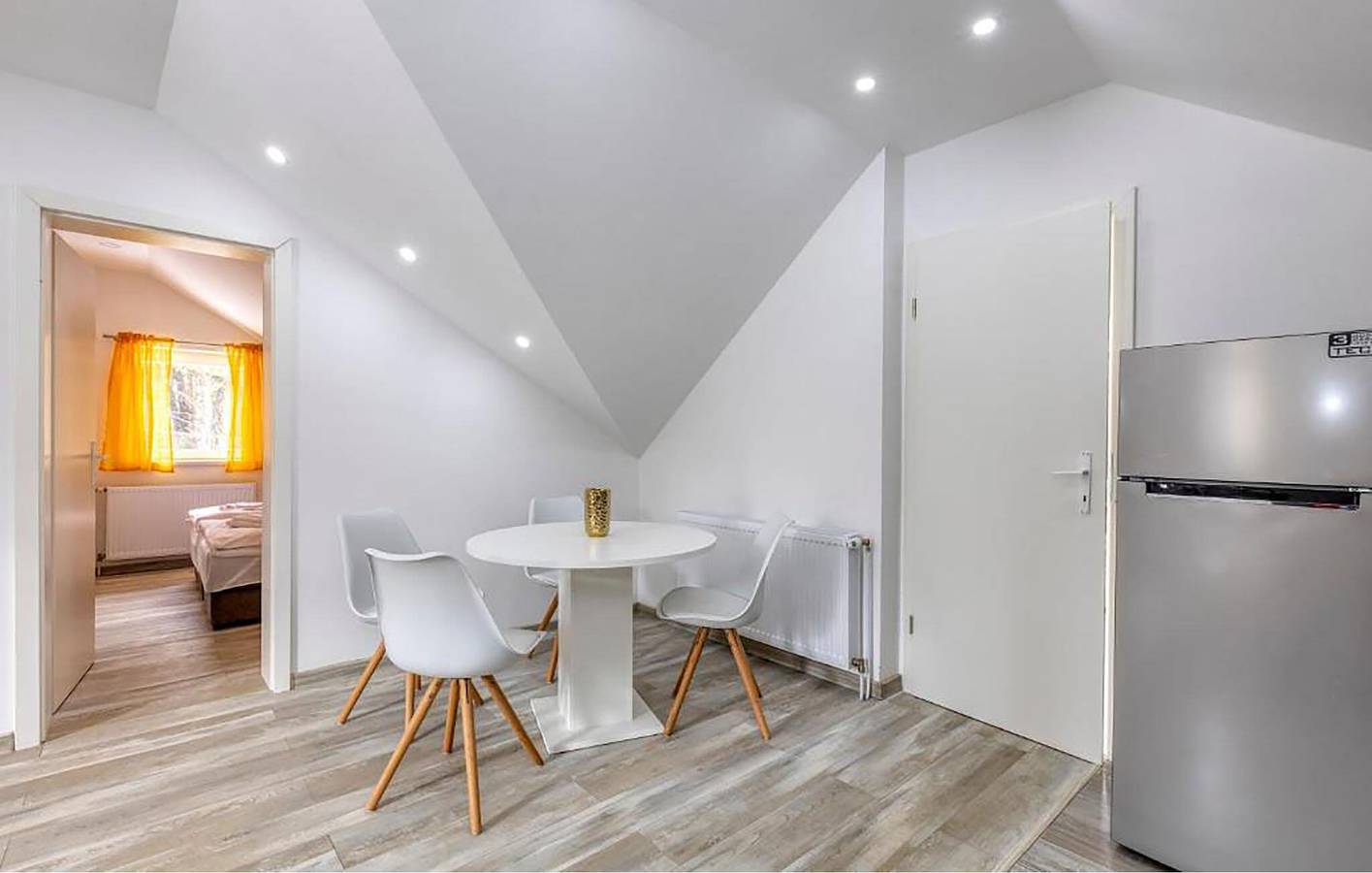 Charmant appartement van 210 m² met zwembad nabij de rivier Novčica in Gospić, Lika-Senj