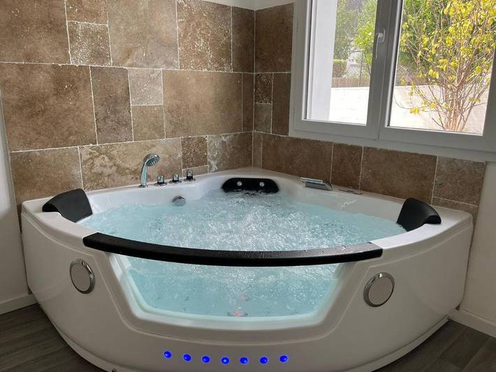 Gîte pour 2 personnes, avec jacuzzi à Quéven - 2