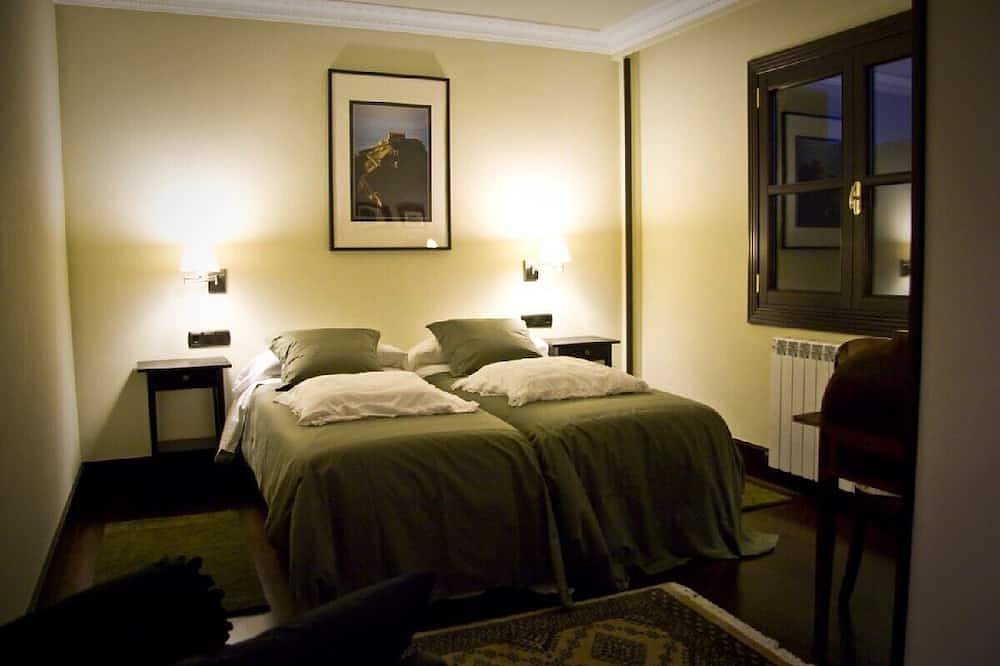 San Sebastian. Elegant palace with a privat foret,  20 minutes to the beach in Oiartzun, Gipuzkoa