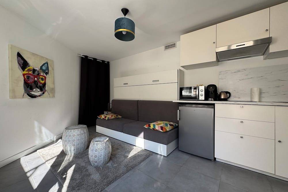 Entire apartment, Cosyholy1 - Small studio near Paris and Orly airport in Vitry-sur-Seine, Val-de-Marne