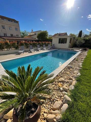 Hôtel pour 5 personnes, avec piscine ainsi que terrasse et jardin à Gémenos