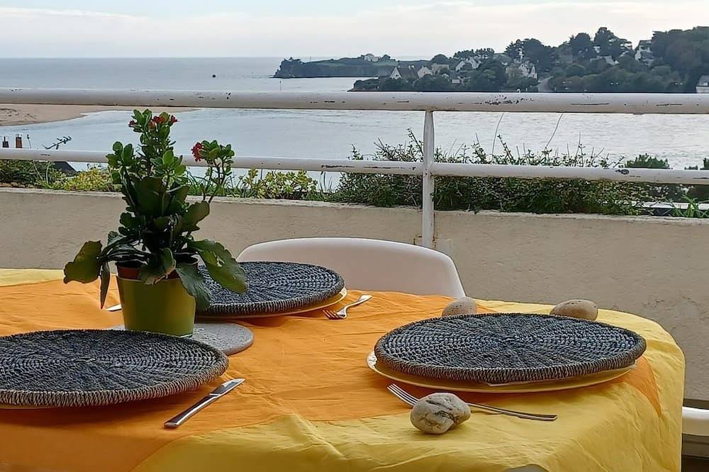 Appartement entier, La plage comme horizon avec cet appartement vacances T3 avec terrasse solarium in Guidel, Côte des Mégalithes