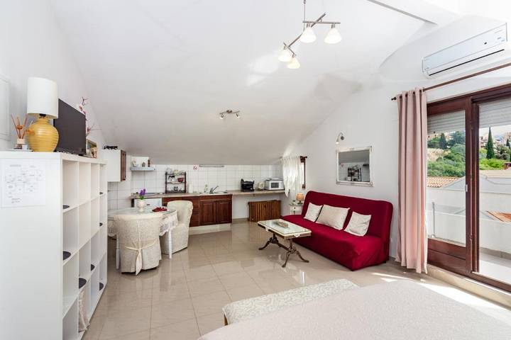 Maison d’hôte pour 2 personnes, avec jardin et piscine à Split - 2