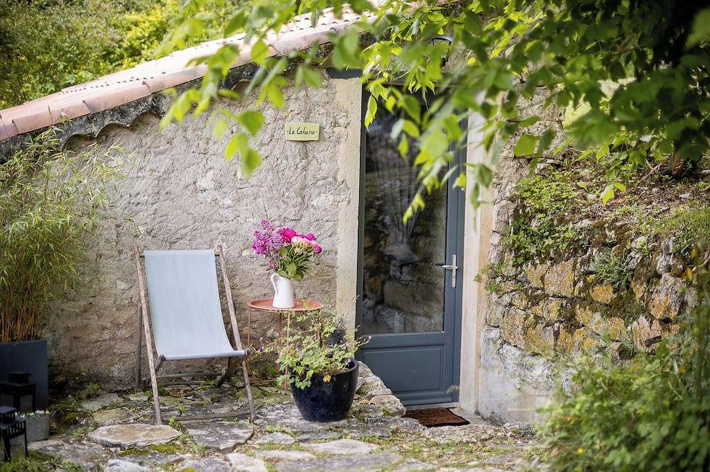 La Cabane, charming and unusual, swimming pool, for lovers of peace and nature in Belvèze, Tarn-et-Garonne