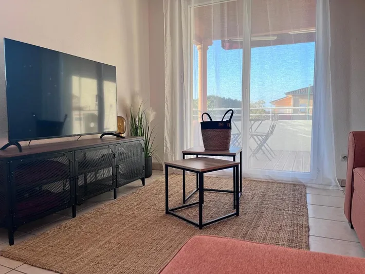 Appartement de vacances pour 6 personnes, avec terrasse ainsi que vue et piscine - 1