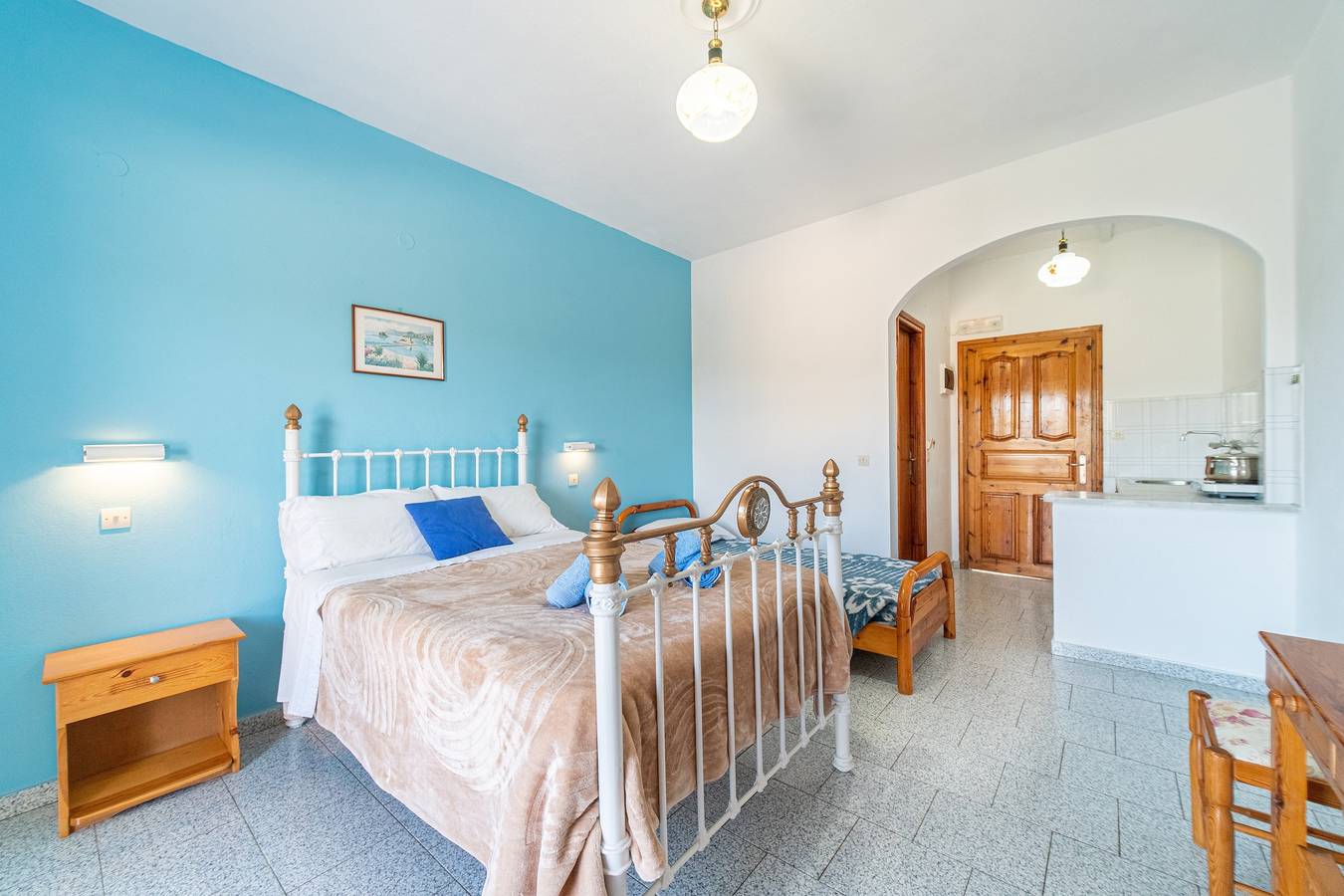 Entire apartment, "Captain Spiros Studios" with Sea View, Balcony, Air Conditioning & Wi-Fi in Paleokastritsa, Corfu