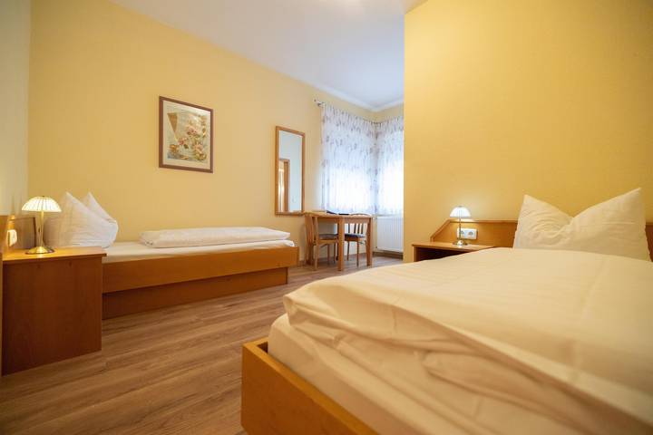 Hotel für 2 Personen, mit Garten in Hofbieber - 4