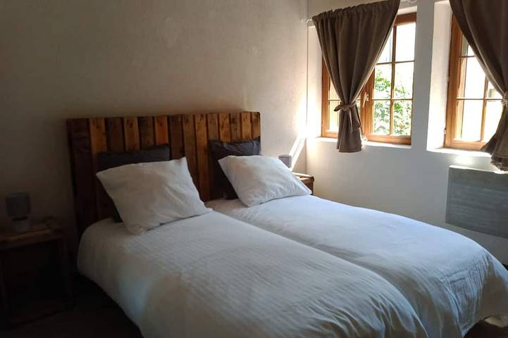 Gîte pour 4 personnes, avec jardin et terrasse à Château-Chervix - 2
