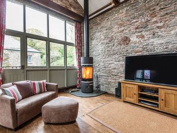 Cottage for 14 People in West Alvington, Devon, Photo 3