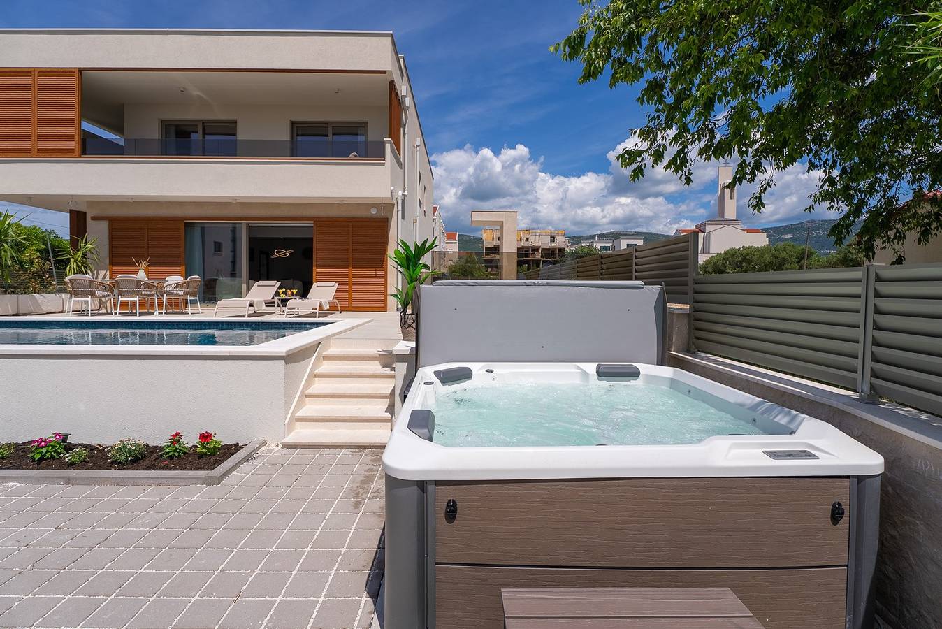 **Villa San Pietro – Ein luxuriöser Rückzugsort am Meer in Kaštel Štafilić** in Kastel Stafilic, Kaštela