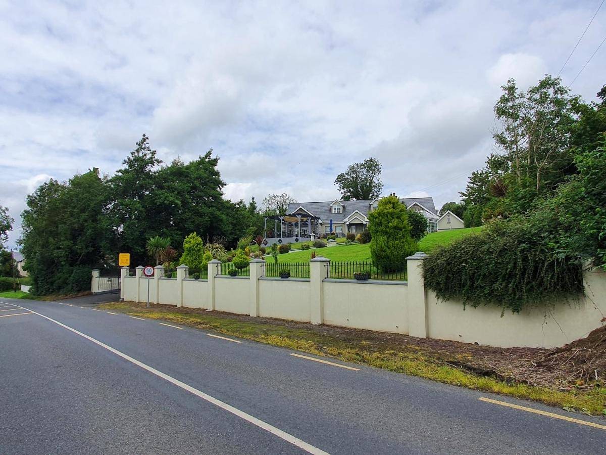 Family Room with Bathroom in Mullingar, County Westmeath
