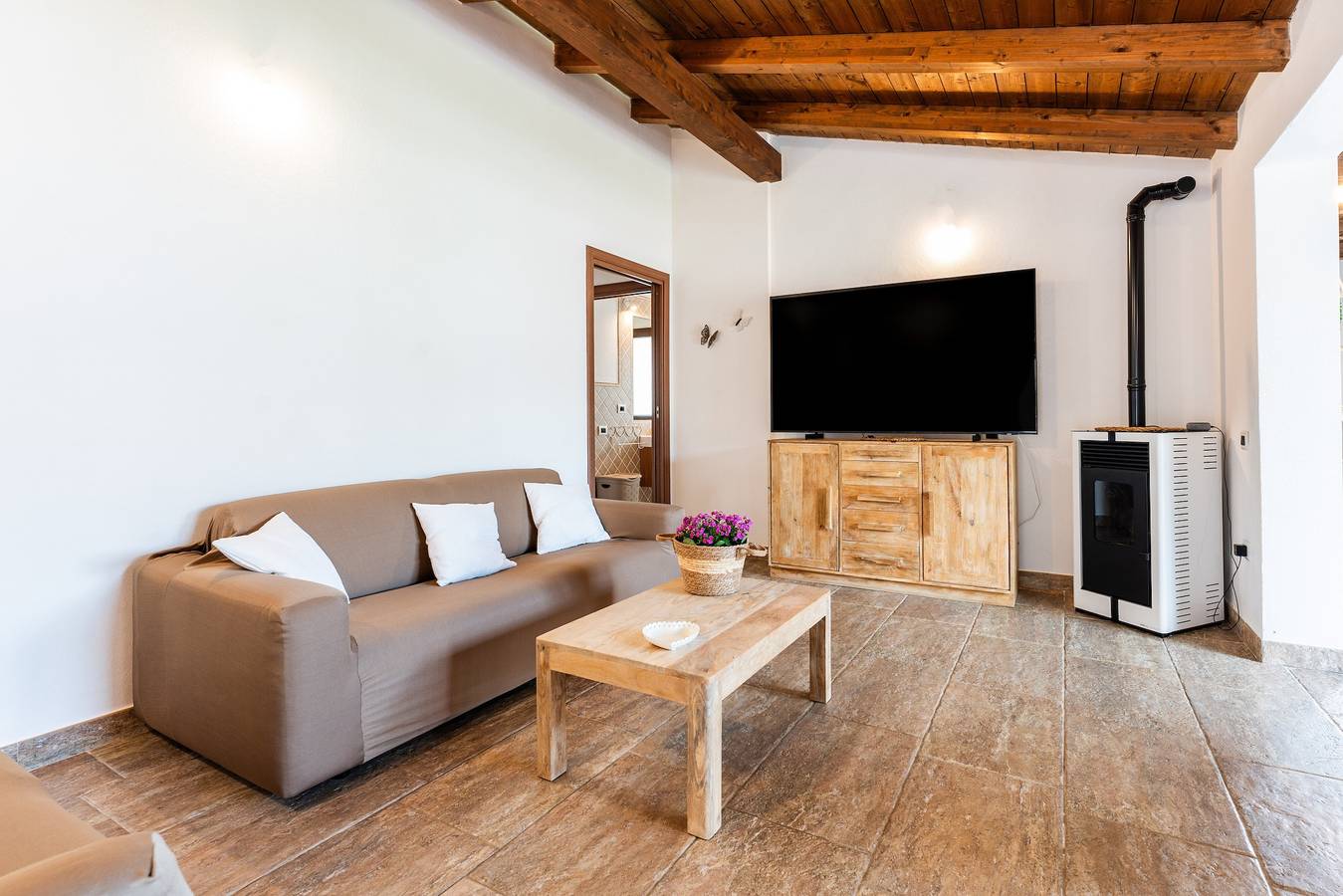 Villa 'Harmony' mit privater Terrasse, Wlan und Klimaanlage in Campidano