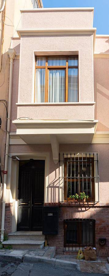 Triple Room with Balcony in Şişli, Estambul