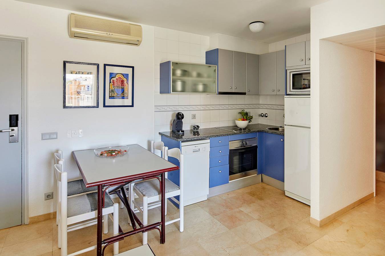 Entire apartment, Apartment (3 Adults + 2 Children) Street View in l'Estartit, Estartit
