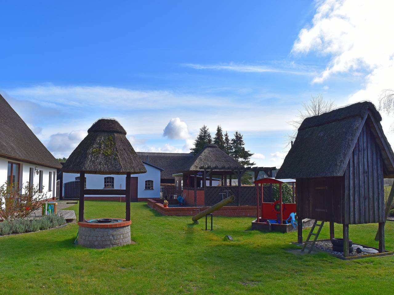 Ganze Wohnung, Ferien unterm Reetdach bis zu 6 Personen in Alt Bukow, Neubukow-Salzhaff