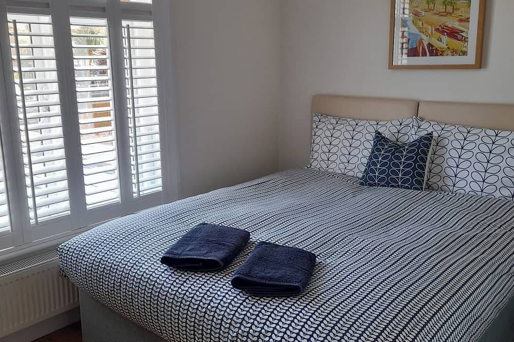Impeccable 3 bed 2 bath Central Cowes Cottage in Cowes, Isle of Wight