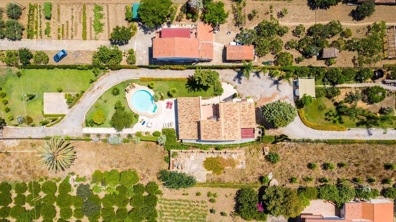 Villa Deluxe in Piana Calzata, Campofelice di Roccella