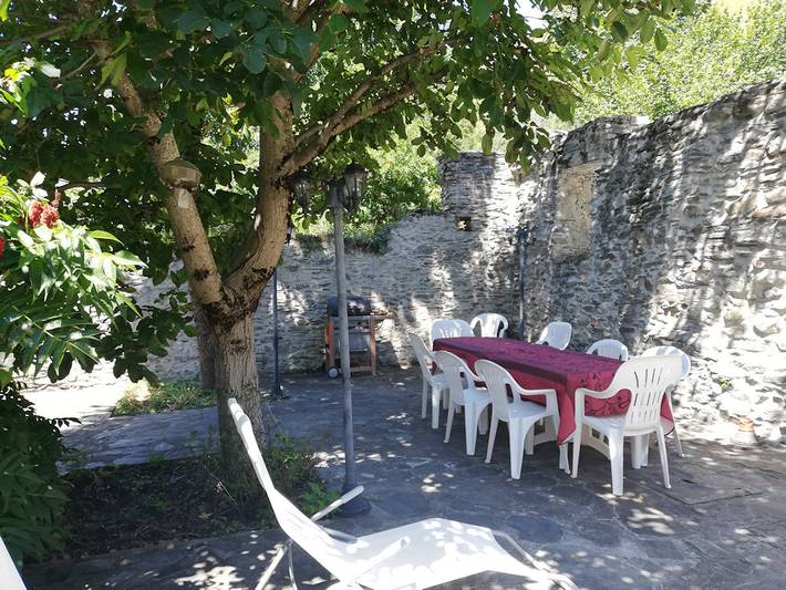 Gîte pour 8 personnes, avec terrasse et jardin, animaux acceptés dans Tignac