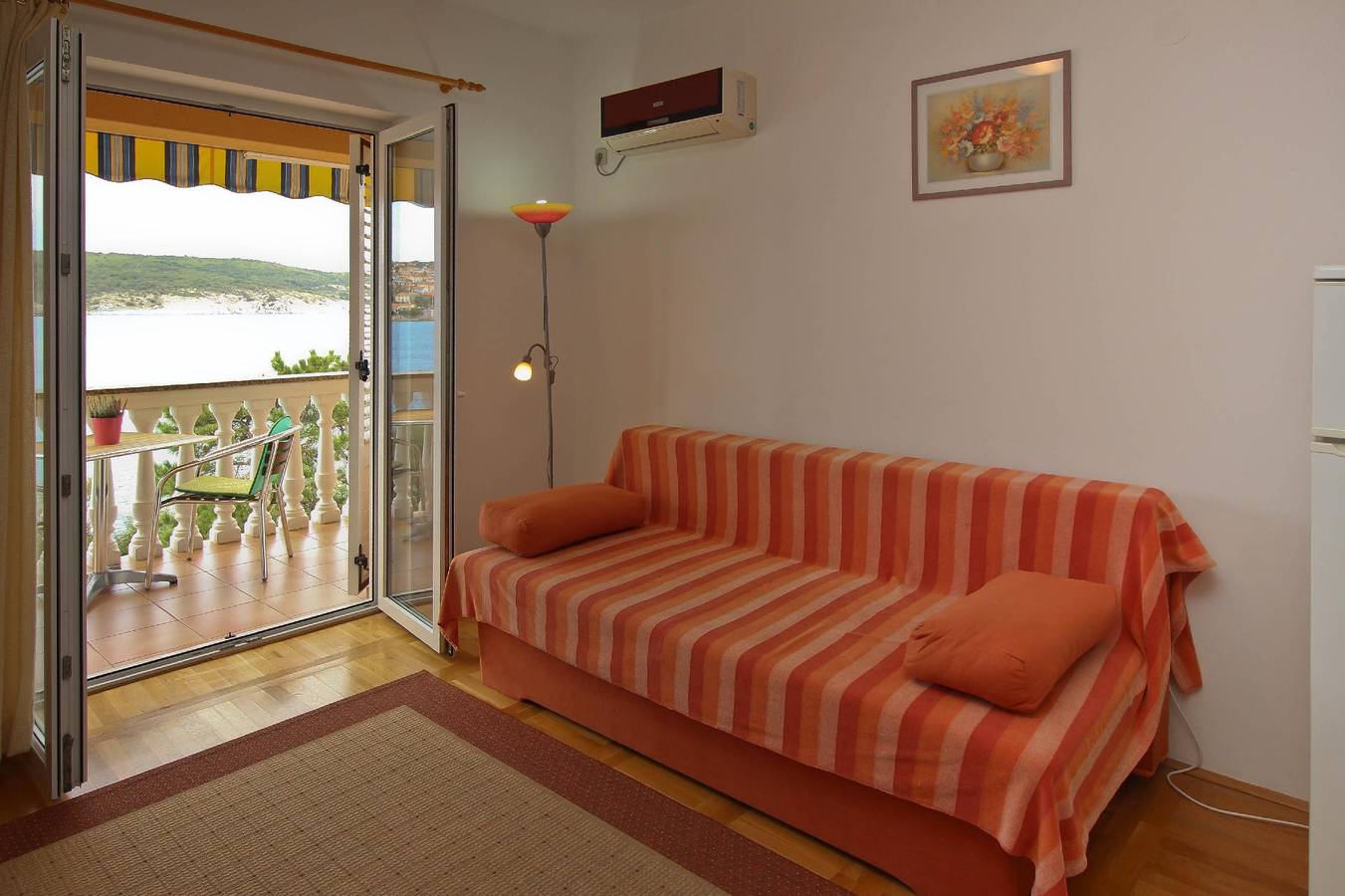 Ganze Ferienwohnung, Apartment Villa Tiha-10m vom Strand, Meerblick in Silo (Krk), Krk