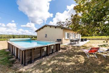 Location de vacances pour 10 personnes, avec jardin à Les Salles-de-Castillon
