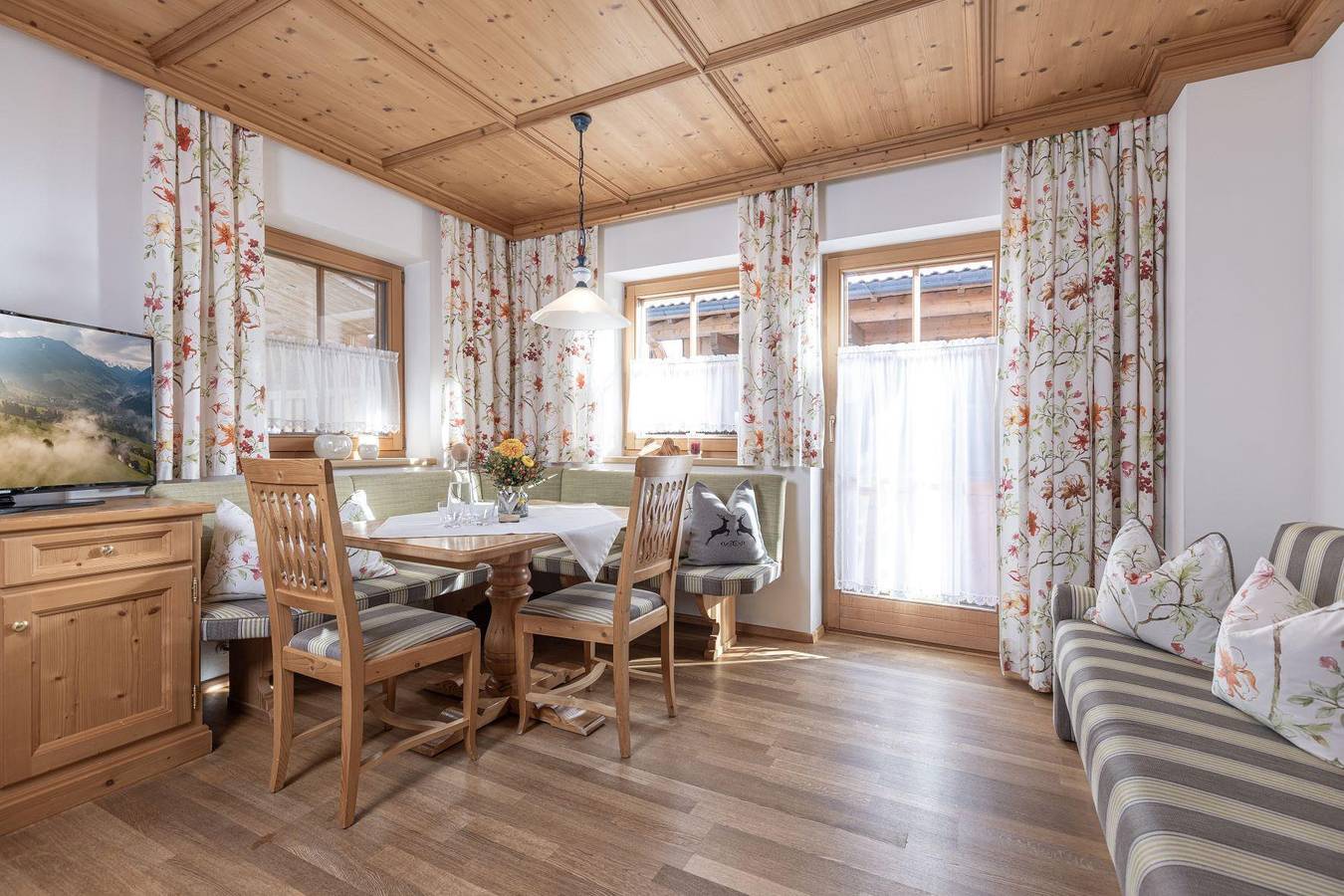 Ganze Ferienwohnung, Appartement Alpenglück in Alpbach, Kaisergebirge
