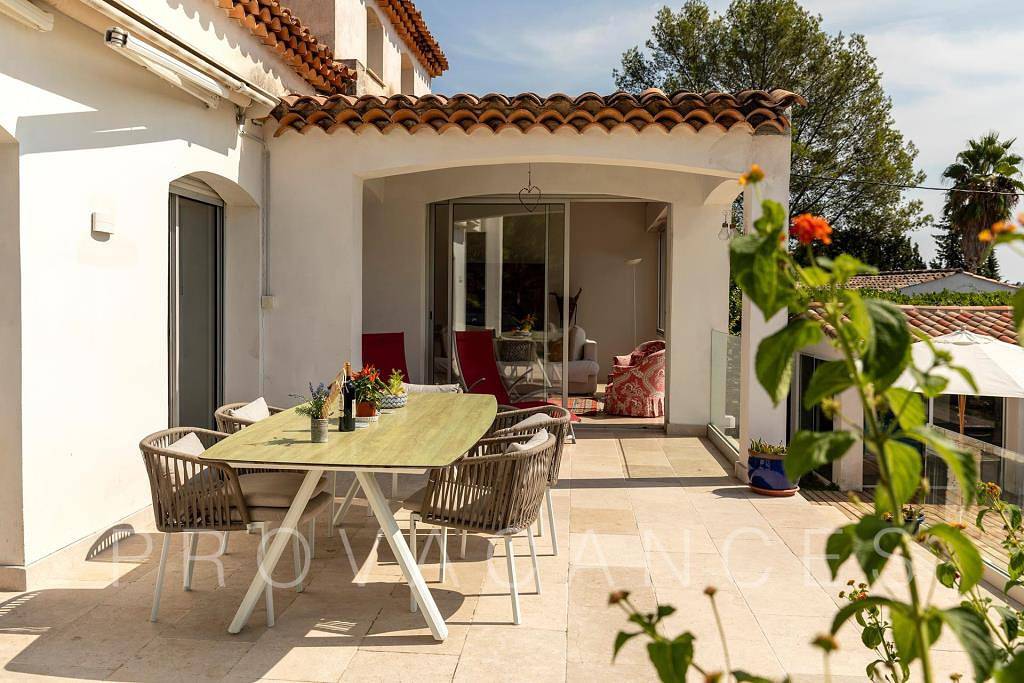 Ferienhaus mit Pool wenige Minuten zu Fuß von La Colle-sur-Loup in La Colle-sur-Loup, Cannes und Umgebung