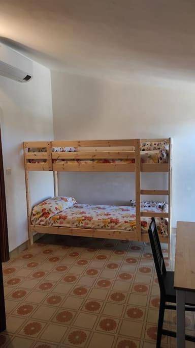 Appartamento intero, Two-Bedroom Apartment with Sea View in Vico del Gargano, Gargano