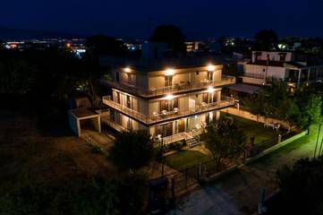 Gîte pour 4 personnes, avec balcon et jardin dans Stavros