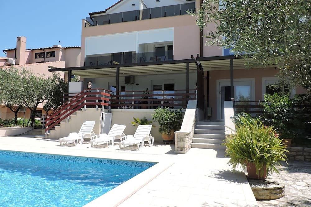 Appartamento vacanze a Peroj a partire da 101€ a notte