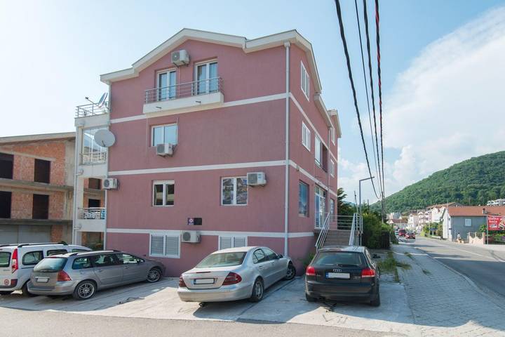 Gîte pour 4 personnes, avec balcon/terrasse dans Tivat - 2