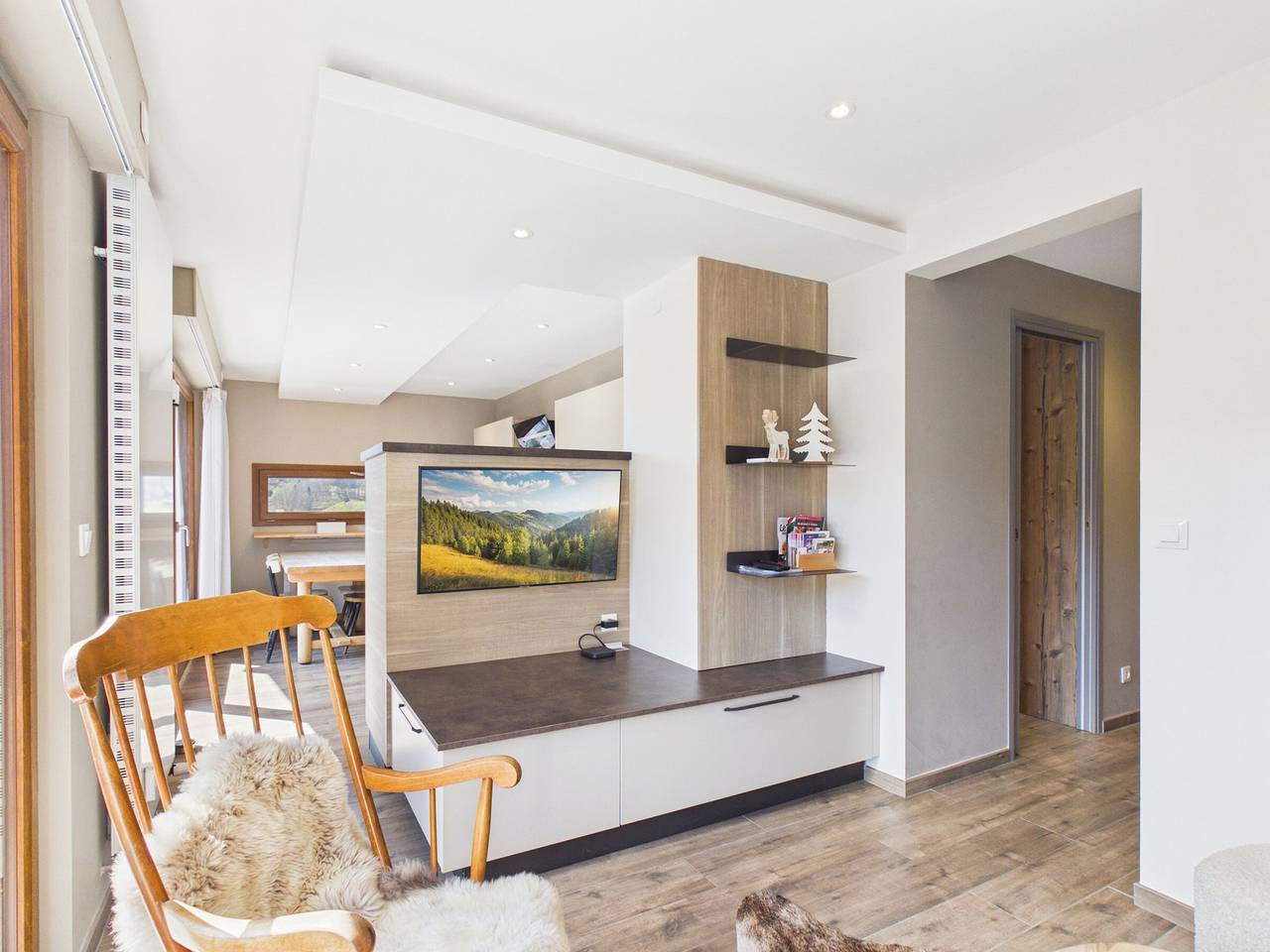 Entire apartment, Les Gets - 3-room Apartment near slopes with Parking and Wifi in Les Gets, Les Portes du Soleil