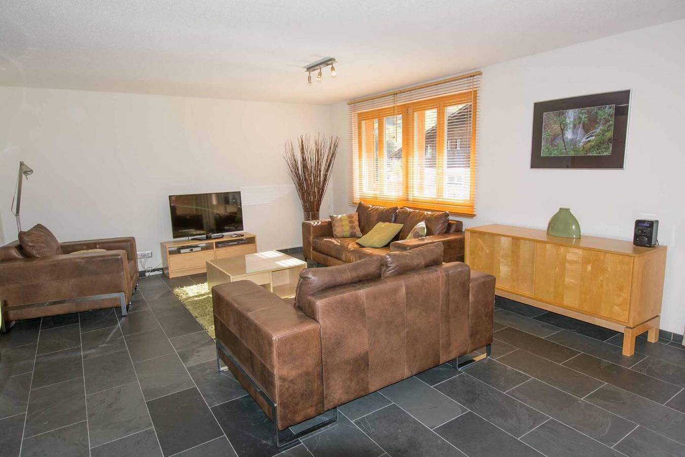 Ganze Wohnung, Stilvoll eingerichtete  Ferienwohnung nahe der Bergbahnen. in Adelboden, Frutigen - Lenk - Adelboden