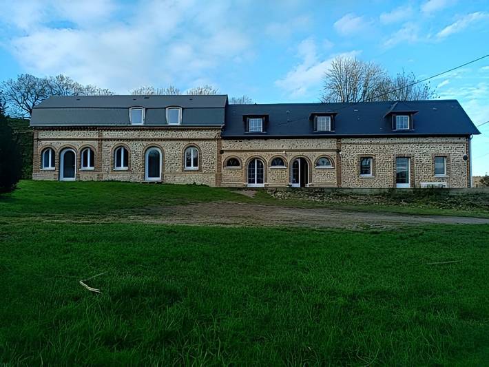 Gîte pour 8 personnes, avec terrasse et jardin, animaux acceptés