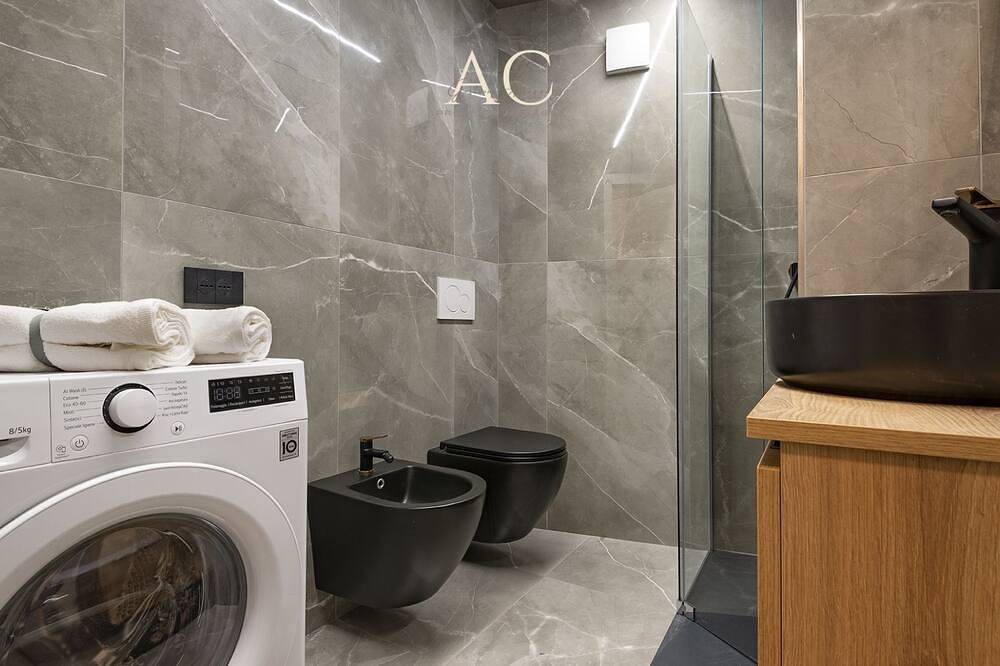 Ganze Wohnung, La Tana - One Bedroom Apartment, Sleeps 4 in Vezza d'Oglio (dorf), Vezza d'Oglio