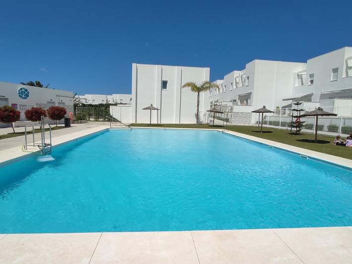 Location de vacances pour 6 personnes, avec Balcon/Terrasse ainsi que Jardin et Piscine à Conil de la Frontera - 2