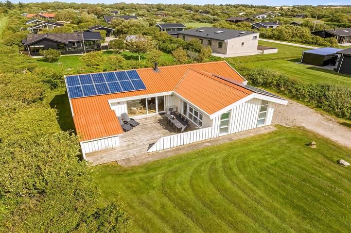Ferienhaus für 8 Personen, mit Whirlpool und Terrasse sowie Sauna in Kærgården